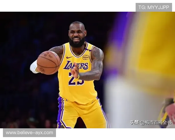 詹姆斯领衔湖人队迎战勇士季前赛 关注年轻球员表现和阵容调整 詹姆斯领衔湖人队迎战勇士季前赛 关注年轻球员表现和阵容调整