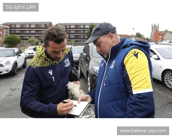 奥尔德姆俱乐部宣布新赛季阵容调整 干员重组备战英格兰足球联赛