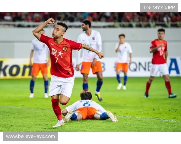 恒大逆转比赛惊险夺冠，球迷为球队拼搏精神点赞