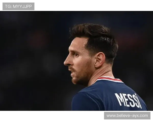 《梅西重返巴萨传闻再起 球迷热议是否有望复出为球队助力》